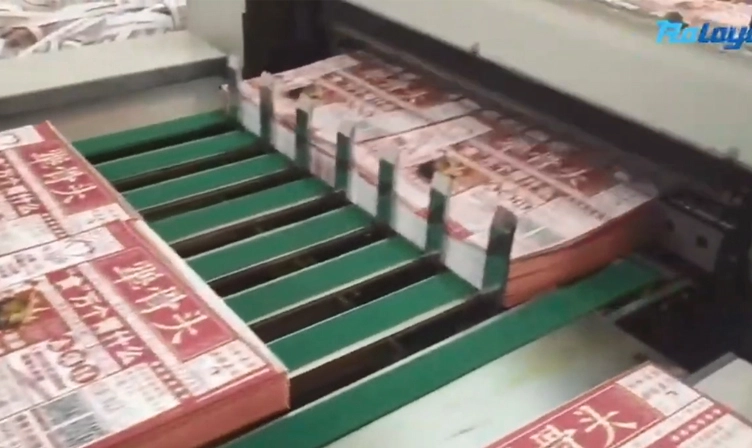 Machine automatique de coupe de papier sandwich