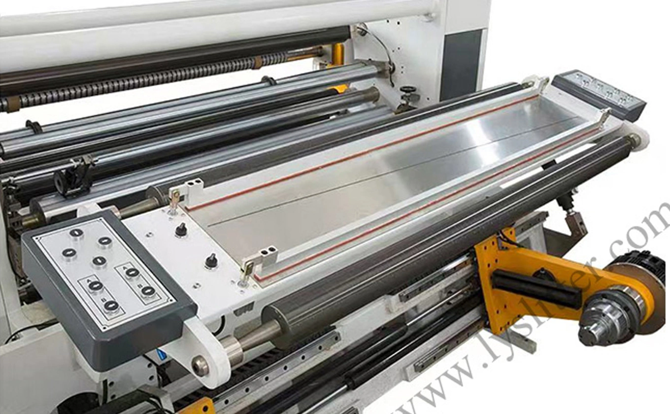 Application de la machine de refendage à grande vitesse HCH3-1600A avec l'arbre de friction