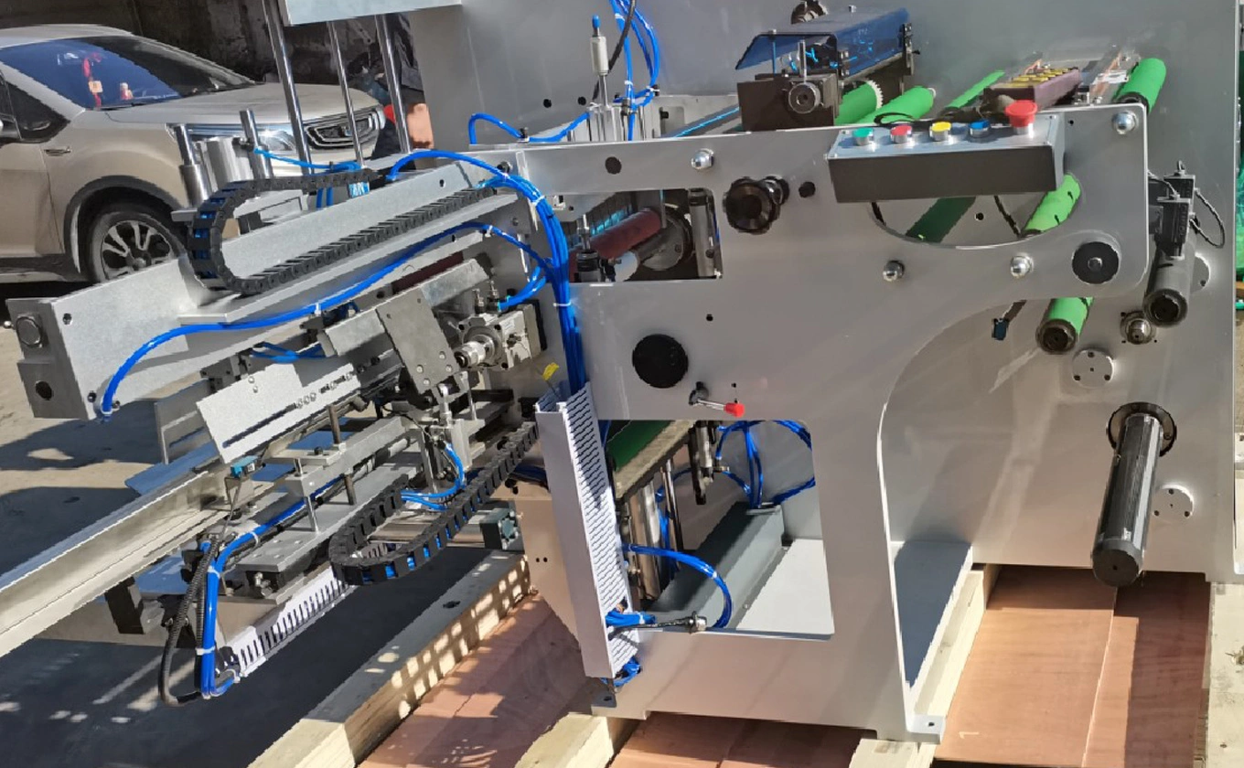 Application de LYRS-350 machine de rembobinage de la tourelle entièrement automatique économique