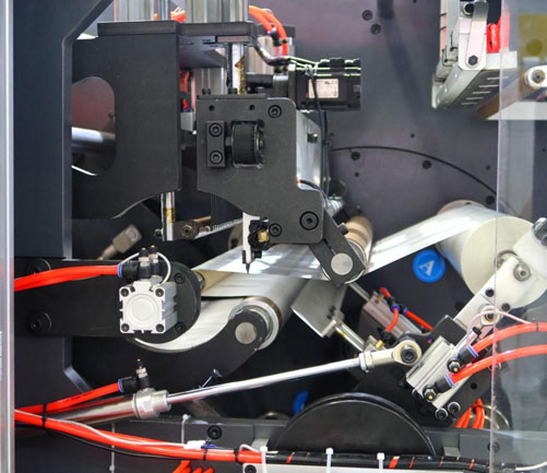 Rebobineuse à tourelle non-stop entièrement automatique sans colle 570