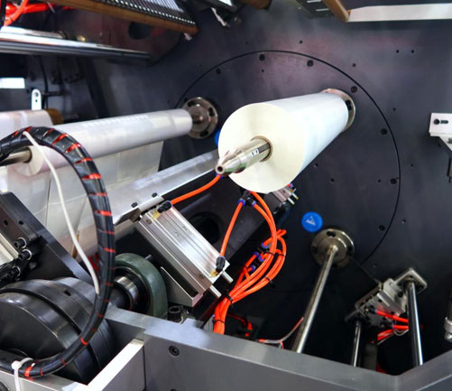 Rebobineuse à tourelle 570 entièrement automatique sans colle et non-stop