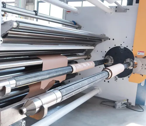 Machine de rebobinage de papier