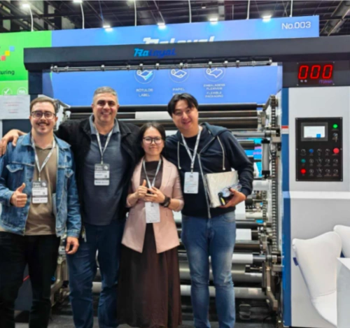 Faits marquants de l'exposition RALOYAL : des clients brésiliens passent une commande immédiate de 3 refendeuses de papier thermique